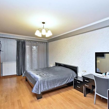Dos Guest House Erévan Extérieur photo