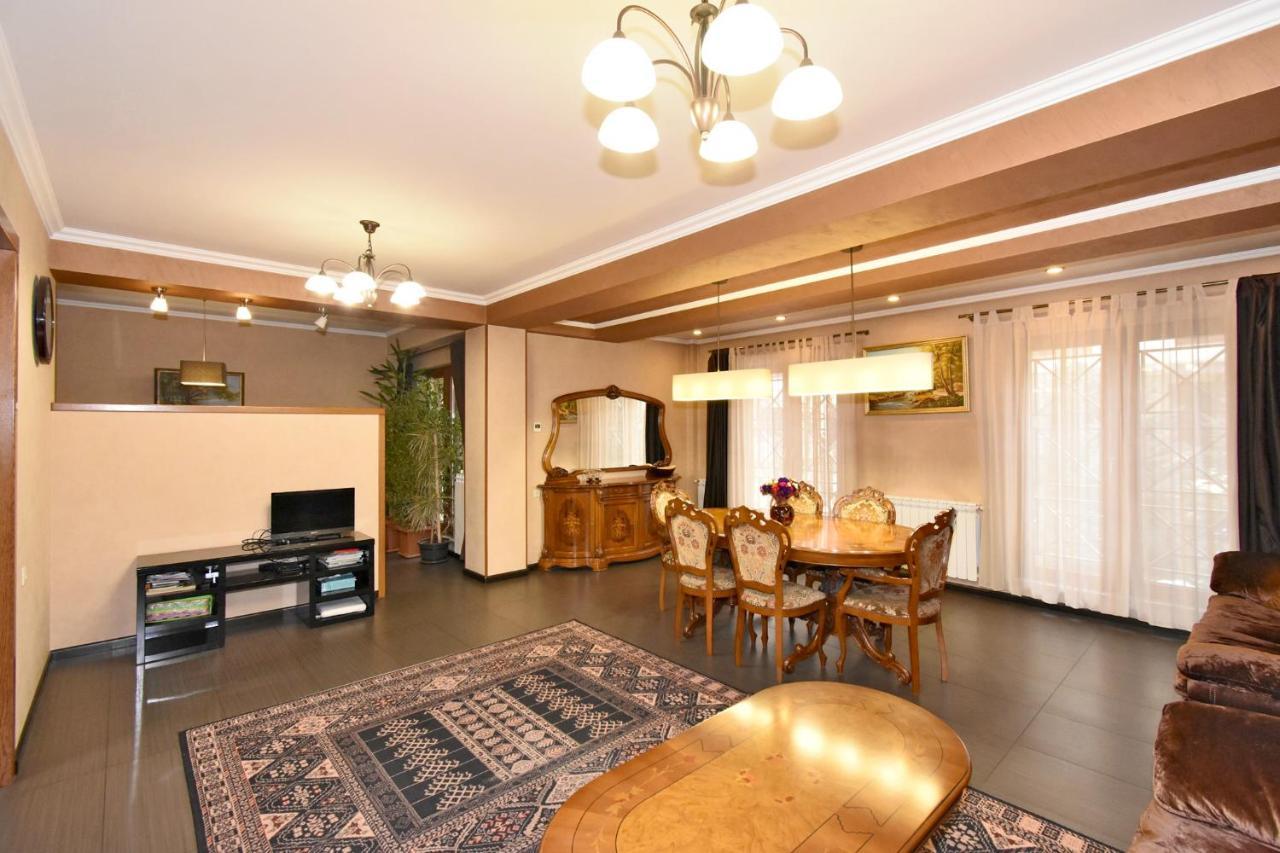 Dos Guest House Erévan Extérieur photo