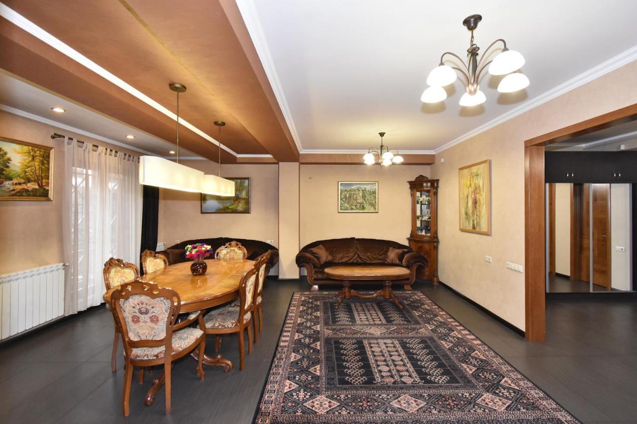 Dos Guest House Erévan Extérieur photo