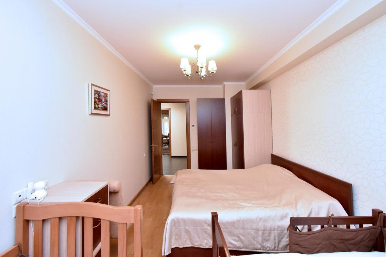 Dos Guest House Erévan Extérieur photo